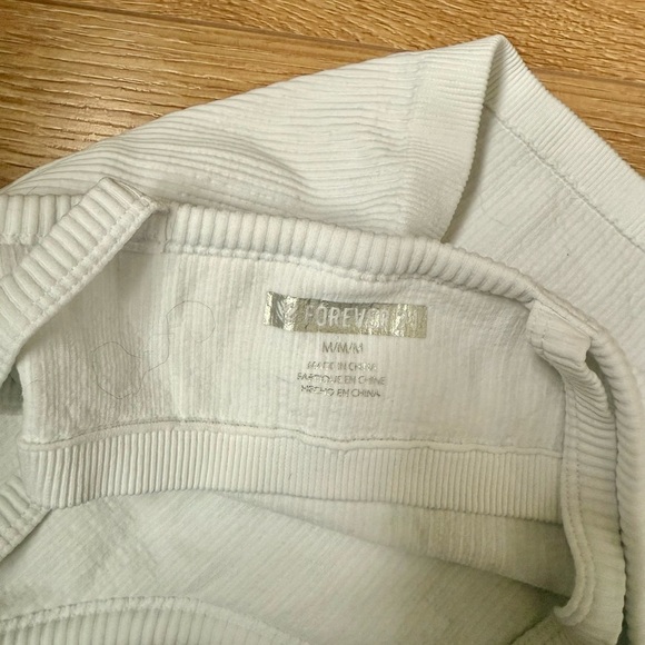 5/$25 - FOREVER 21 White Ribbed Bra Crop Top - Picture 3 of 3